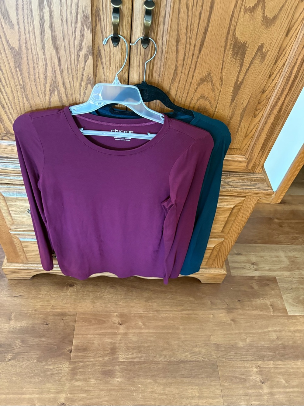 Chico's set of 2 cool touch long sleeve burgundy and teal
